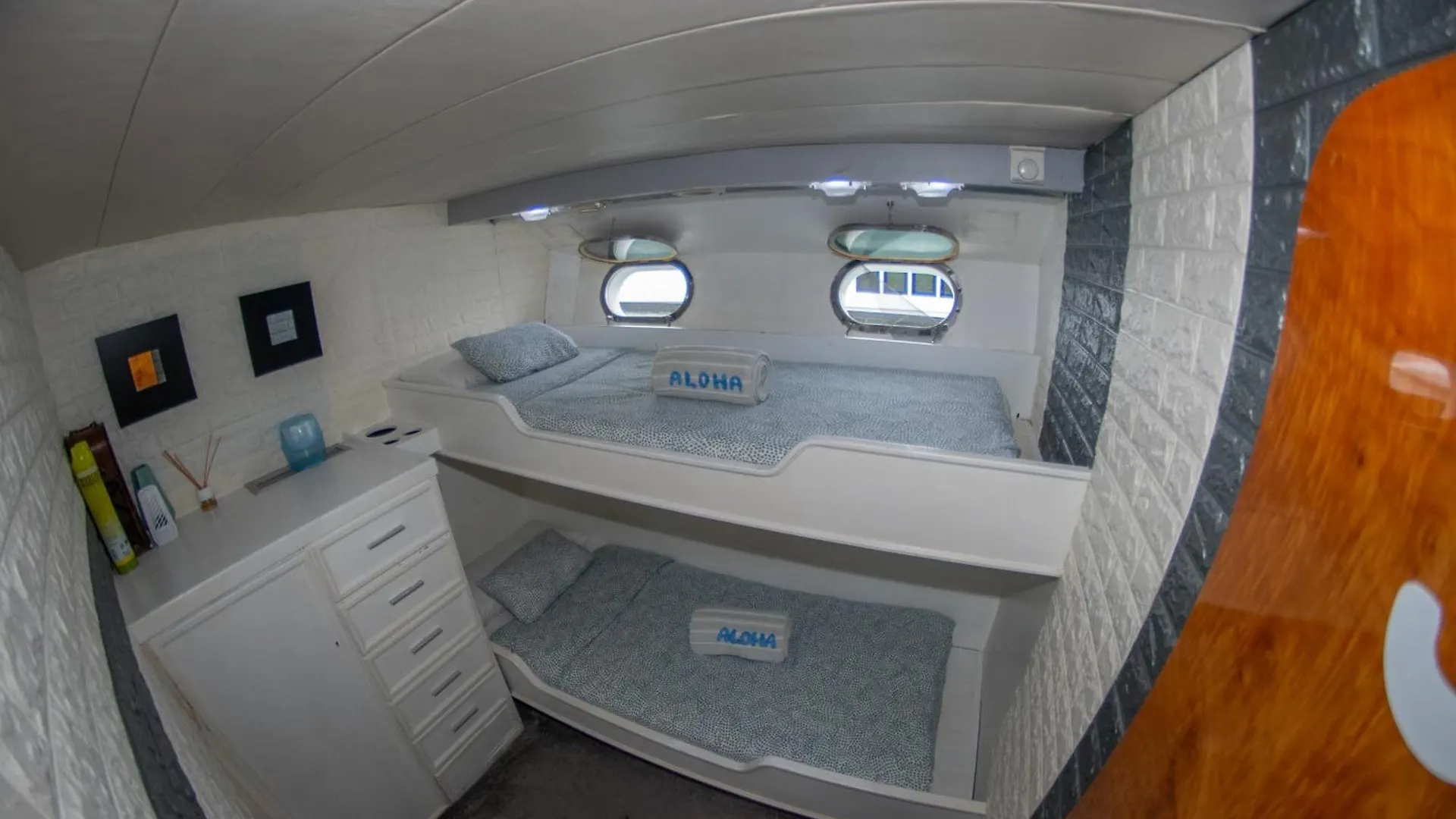 Boat Aloha Hotel Sant Adria de Besos 0*,